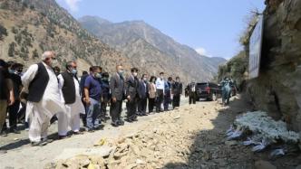 中国赴巴基斯坦跨部门工作组吊唁遇难同胞，慰问中企干部职工