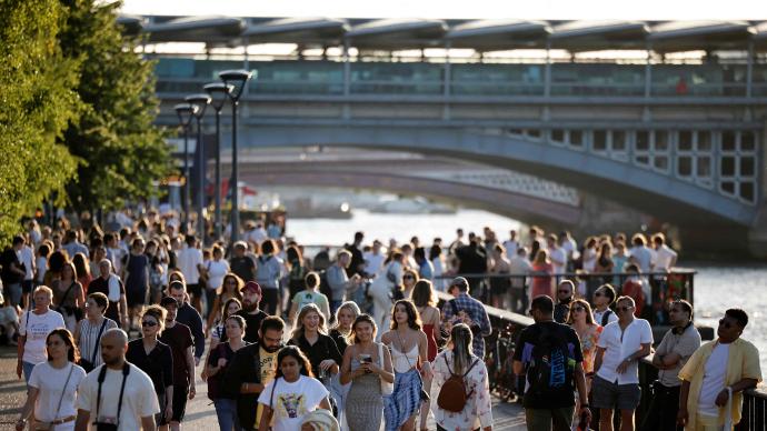 英國單日新增新冠病例破5.4萬,英格蘭仍如期全面“解封”