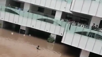 河南暴雨·救援｜阜外华中心血管病医院停电，积水有一米多