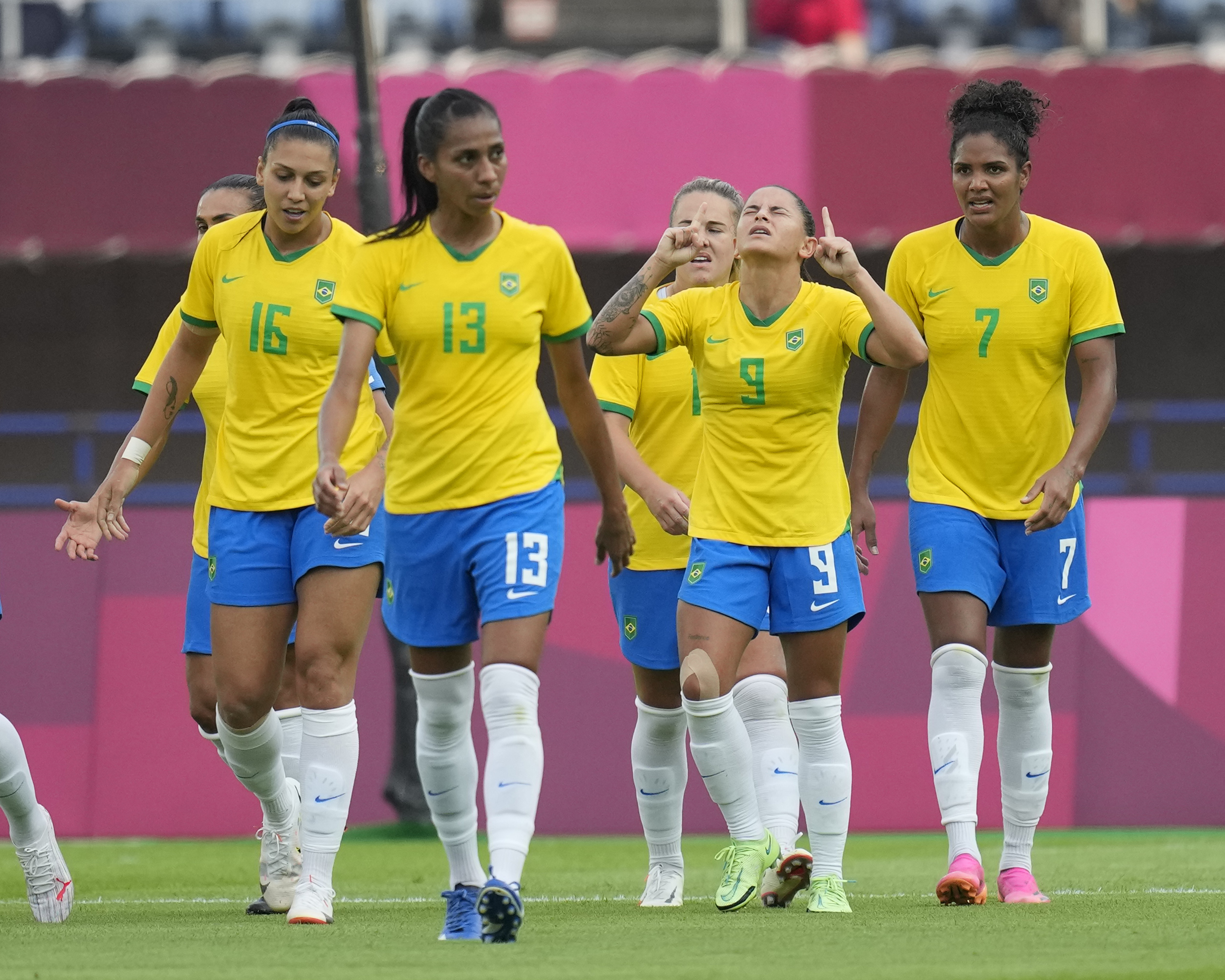 姑娘们抬起头！中国女足四中门柱，奥运首战0-5不敌巴西