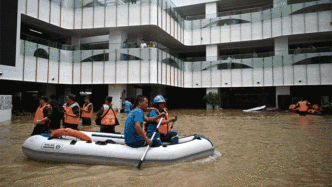 河南暴雨·救援丨被困48小时！郑州阜外医院三千人大转移