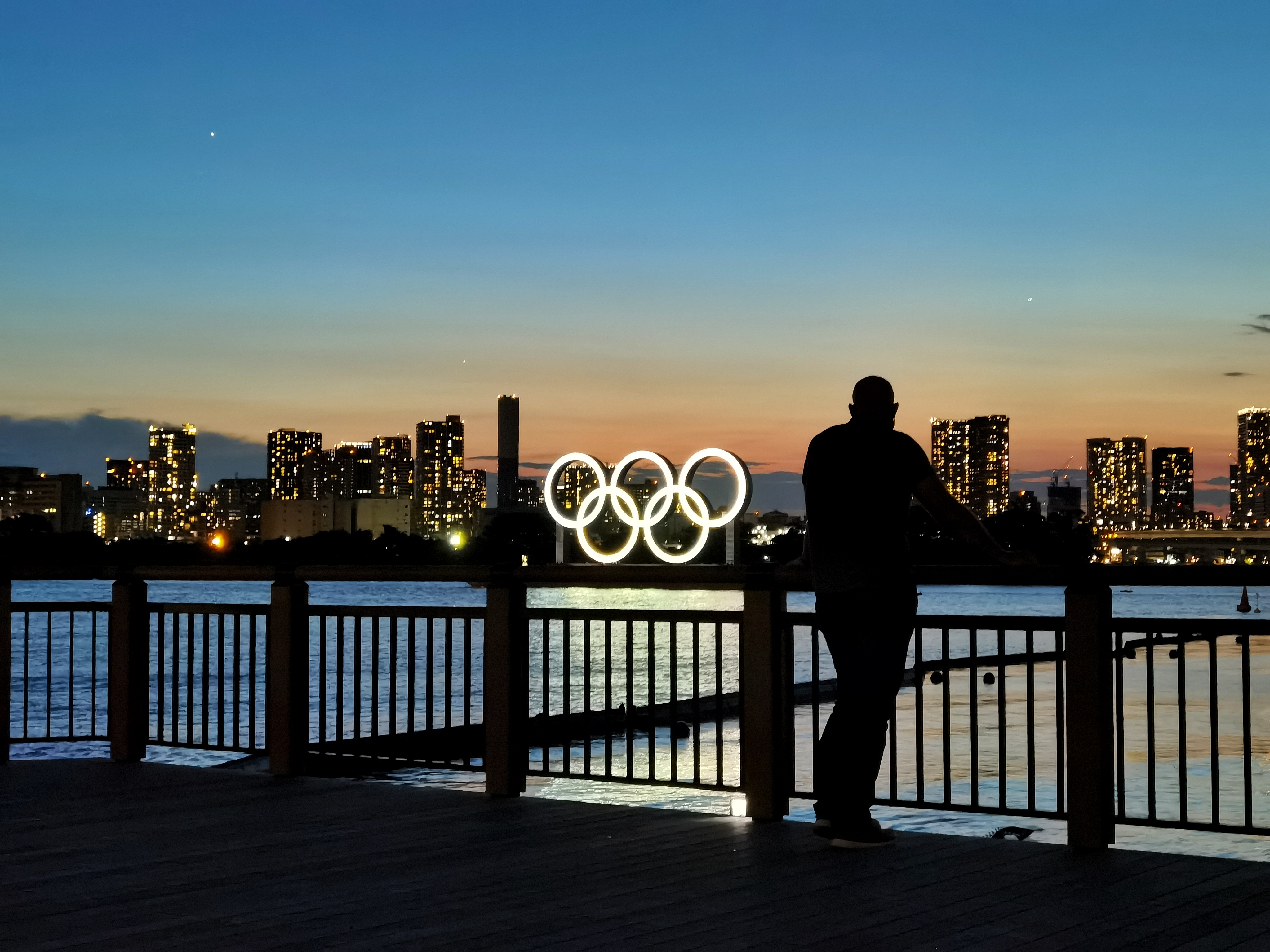 今夜,五环终于点亮。