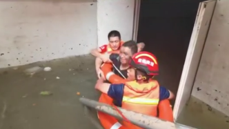 郑州男子被困地下车库72小时获救