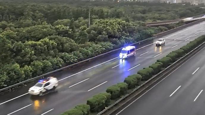臺(tái)風(fēng)中路橋封閉,滬浙交警接力護(hù)送危重病人跨省就醫(yī)