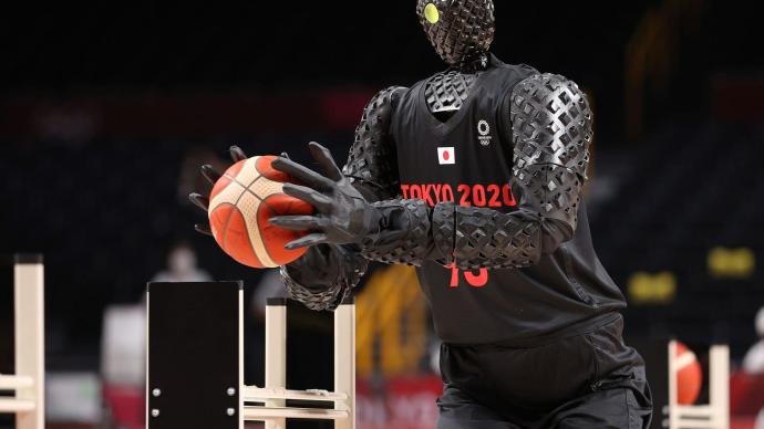机器人球员亮相东京奥运，这三分比库里准啊