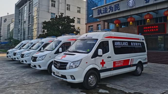 红基会计划捐赠100辆救护车驰援河南，首批10辆已抵新乡