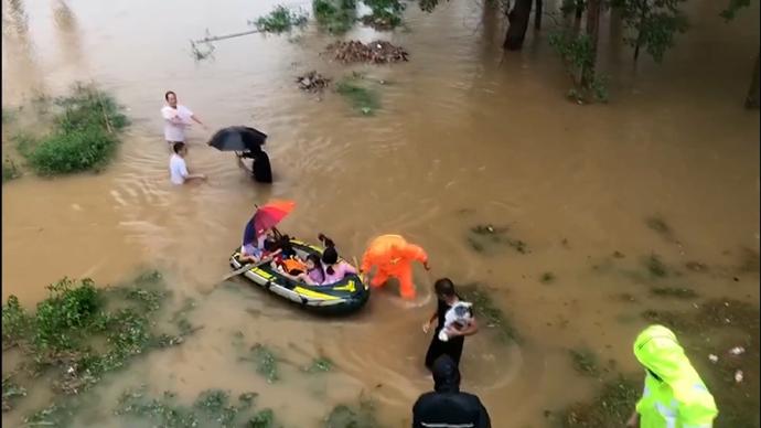 连线河南卫辉受灾居民：雨停后反遭大水围困