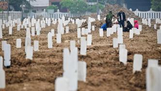 外媒：疫情震中印尼警方调查“天价火葬”，相关费用已涨十倍