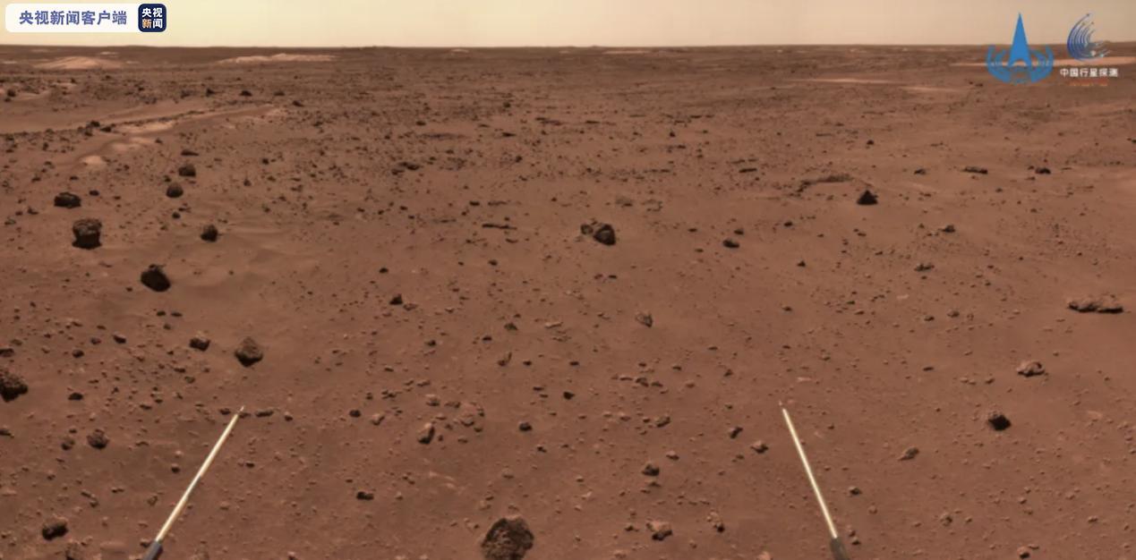 “祝融号”火星车拍摄的复杂地形地带图