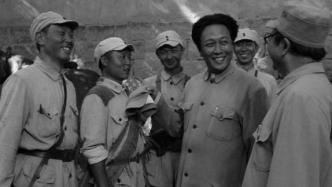 银幕上的共产党员｜毛主席当年因何写下《为人民服务》