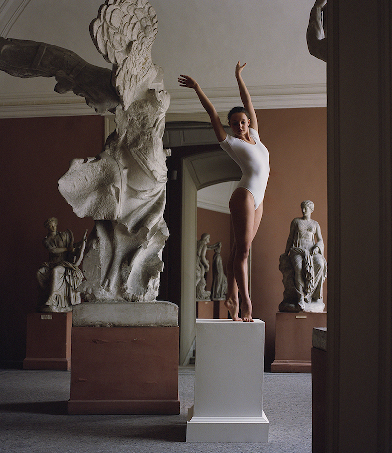 《艺术学院里的体操运动员与萨莫特拉斯胜利女神（2），圣彼得堡列宾美术学院》《形体文化》系列作品，2016年