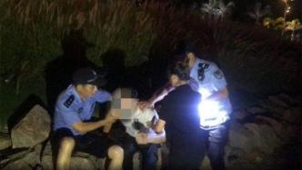 深圳一男子跳海不配合救援，警方：与女友吵架失控，已教育