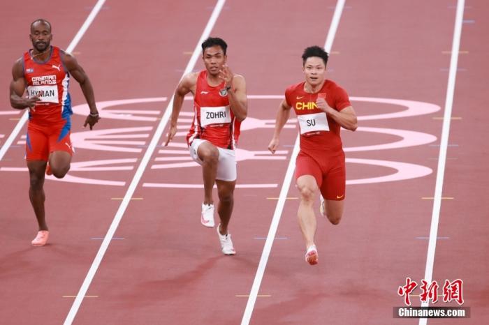 7月31日晚，东京奥运会男子100米第1轮比赛进行，中国选手苏炳添跑出了10秒05的成绩，排在小组第二，成功晋级。中新网 图