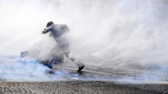 法国连续三个周末爆发反“健康通行证”抗议，19人被逮捕