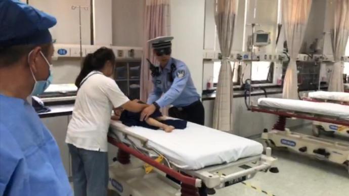 3岁幼童摔至颅骨骨折，民警全程“绿波”送其就医脱险