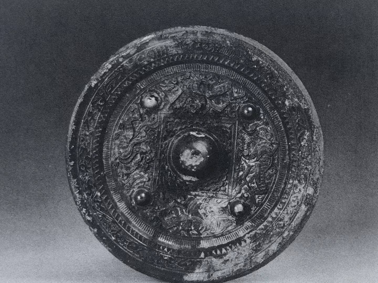 西汉绘画铜镜图片