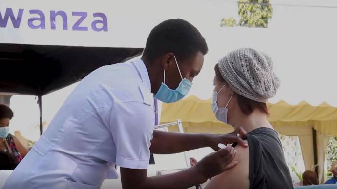 坦桑尼亚启动大规模新冠疫苗接种工作