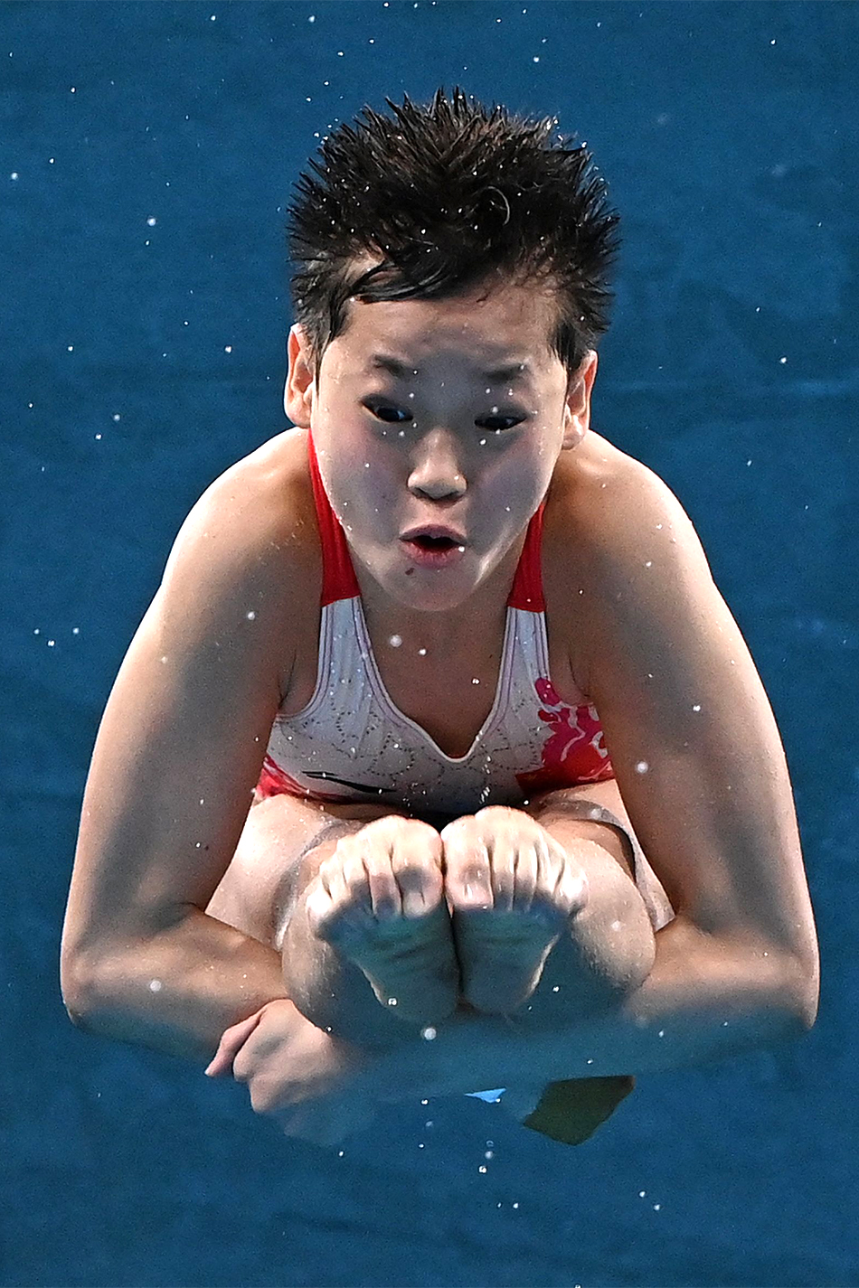 14岁跳水运动员无水花图片