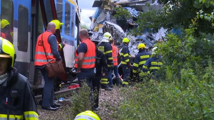 捷克发生火车相撞事故，已致3人死亡