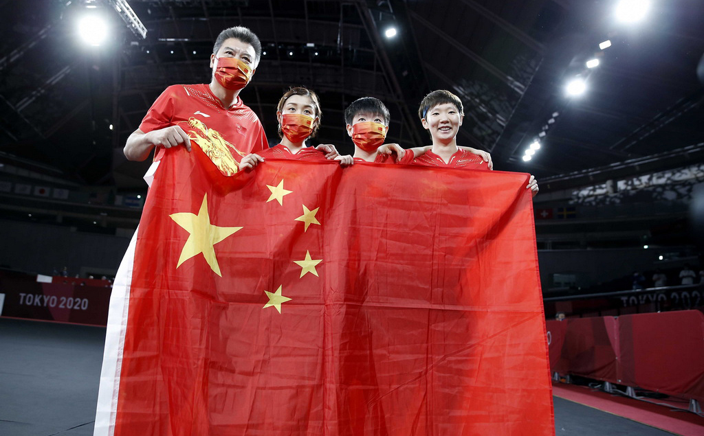 当日,在东京奥运会乒乓球女子团体决赛中,中国队战胜日本队,夺得冠军