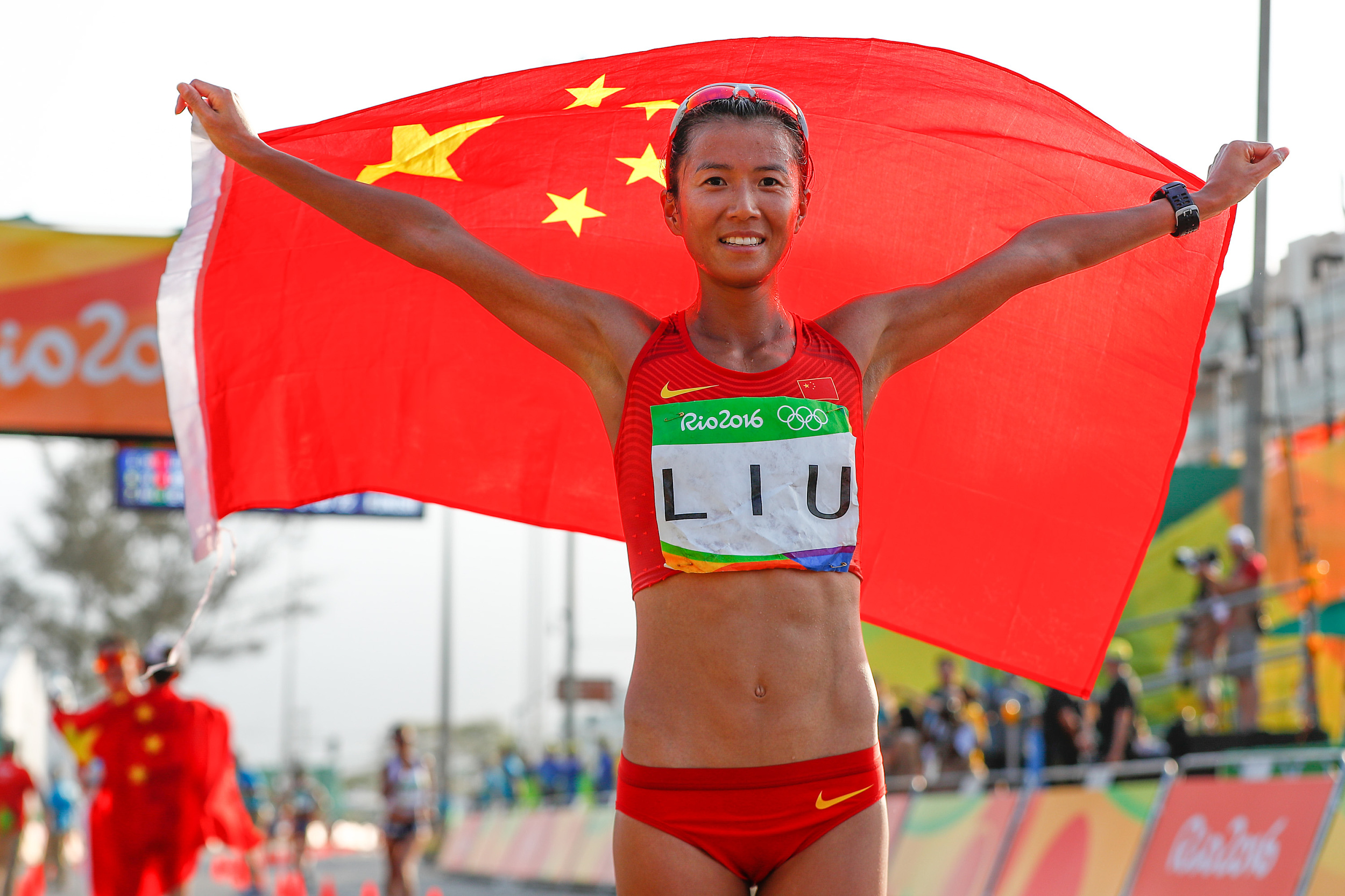 再摘一枚奖牌！中国选手刘虹夺得女子20公里竞走铜牌_手机新浪网