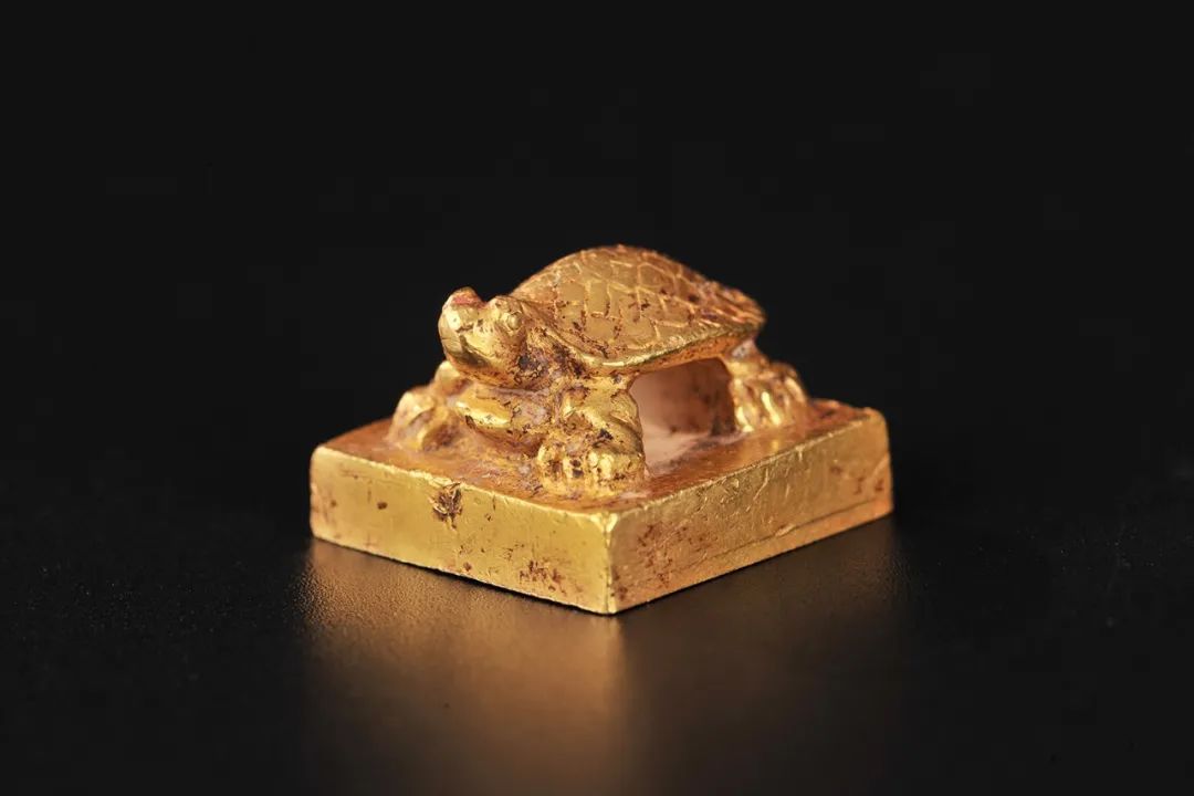 "右夫人玺"龟钮金印 西汉(公元前202年—公元8年) 1983年象岗南越王墓