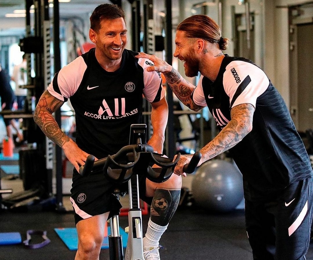 体坛联播|梅西拉莫斯训练有说有笑,苏炳添有望获奥运铜牌