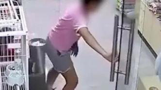 东莞一女孩用门夹死宠物店小猫被网暴：警方在调查，家长已道歉