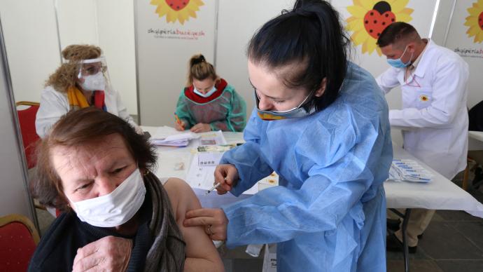 阿尔巴尼亚新增确诊病例持续上升，“德尔塔”毒株为主因