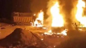 黎巴嫩北部一油罐车发生爆炸，至少20人死亡