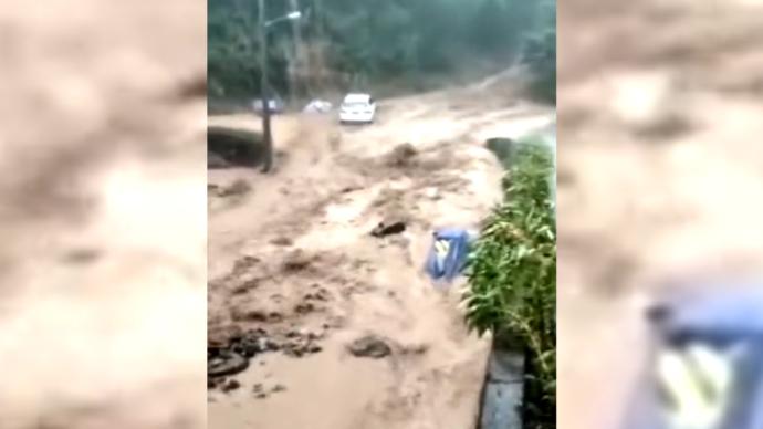 浙江一處山體滑坡12人被困，警民協(xié)力營(yíng)救