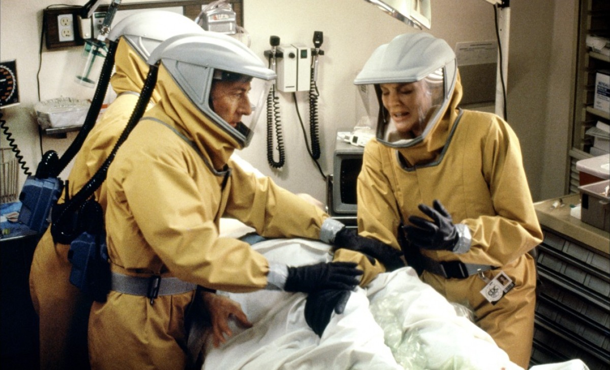 《极度恐慌》而在1980年的日本电影《复活之日》的结尾,男主角也拥抱