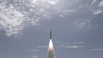 火箭军发射两枚新型导弹，全程视频发布