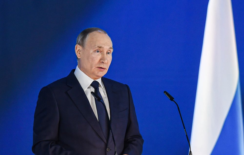 4月21日，俄罗斯总统普京在莫斯科发表国情咨文。（新华社发，叶甫盖尼·西尼岑摄）