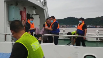 3名船员海上作业硫化氢中毒，搜救中心冒雨破浪救援