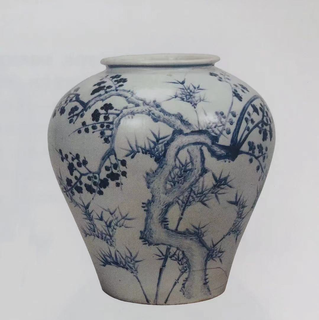 图16 15世纪 朝鲜青花岁寒三友图罐 大阪市立东洋陶瓷美术馆