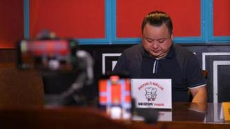 胖哥倆肉蟹煲創(chuàng)始人流淚鞠躬致歉：將試點消費者“自選”螃蟹