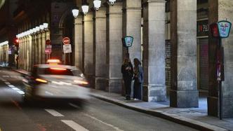 为减少交通事故和改善气候，巴黎正式实行限速30公里政策