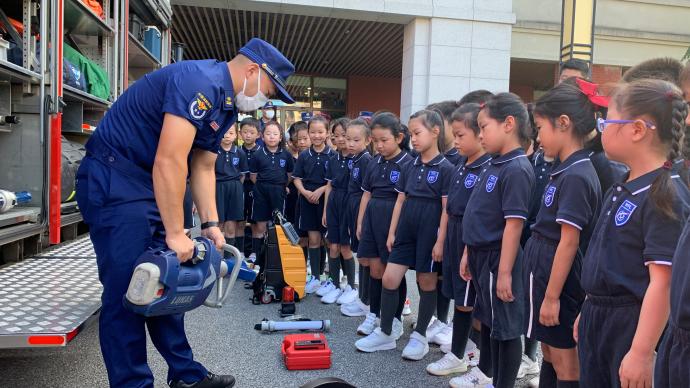 消防车进小学！上海金山这所学校开学第一课聚焦消防安全