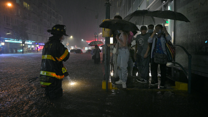 飓风“艾达”席卷纽约引发暴雨洪涝，州长：千年一遇！