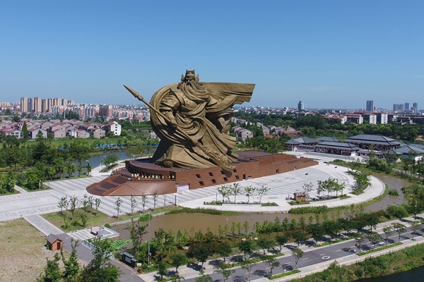 湖北荆州巨型关公雕像（来源：CFP）