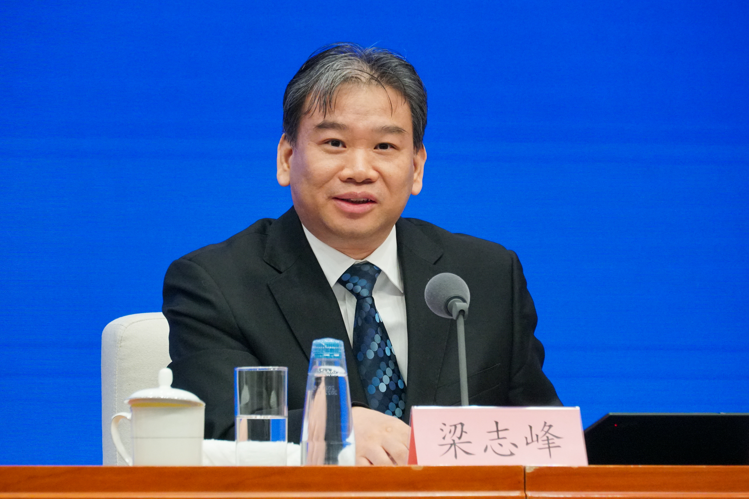 工业和信息化部中小企业局局长梁志峰??澎湃新闻记者?周頔 图