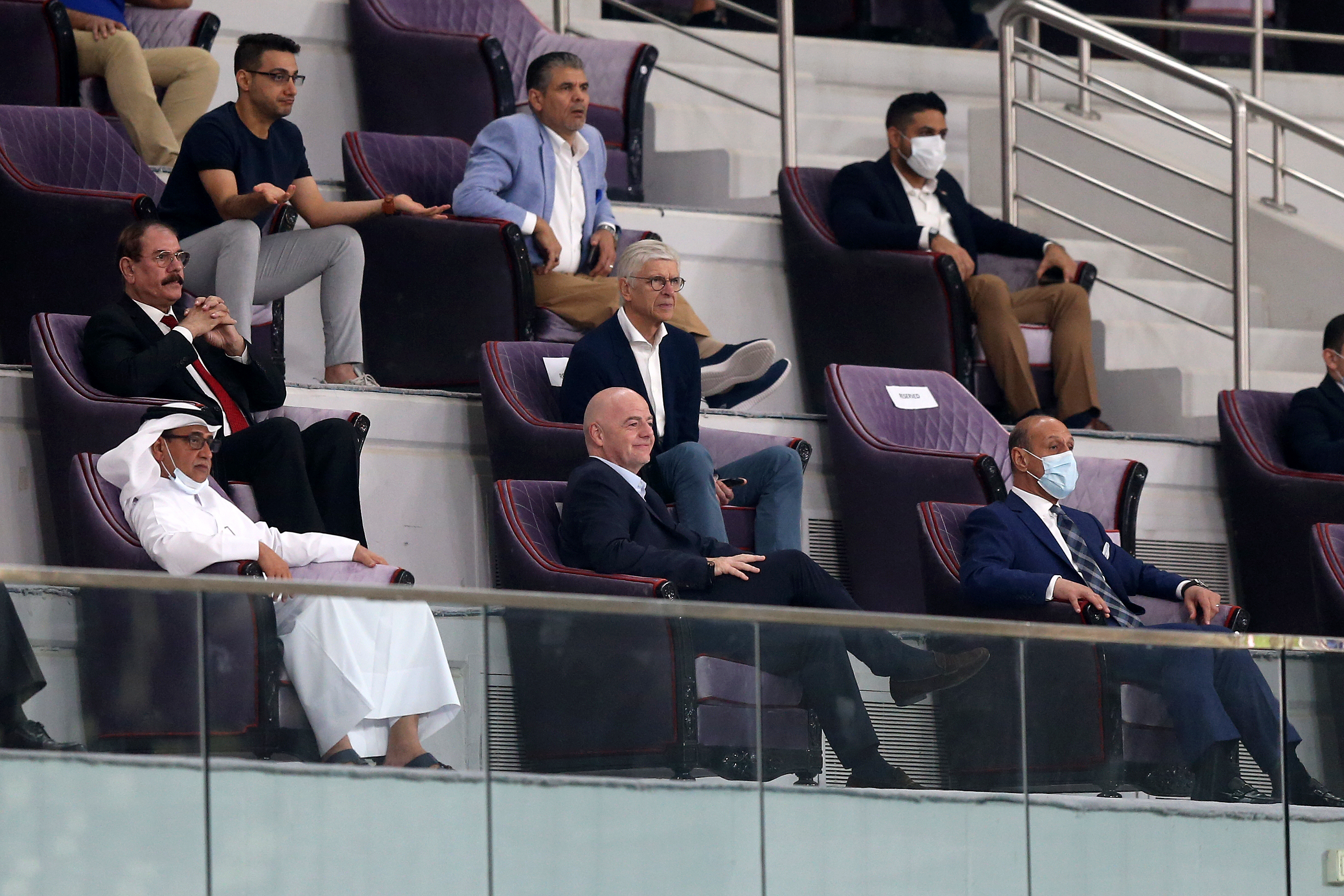 國際足聯主席因凡蒂諾和溫格觀戰世界杯亞洲區12強賽。