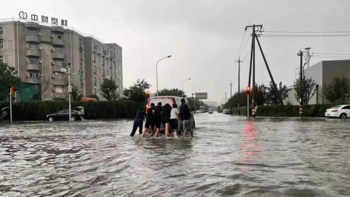 天津濱海新區強降雨致一名駕駛員被困，搶救無效不幸遇難