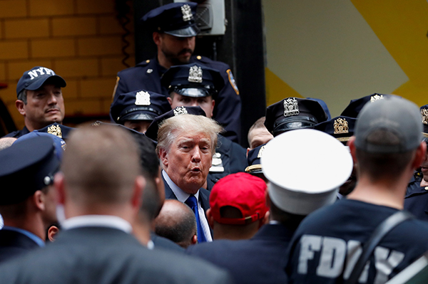 当地时间2021年9月11日，美国纽约，911恐袭20周年当天，美国前总统特朗普访问纽约警局。澎湃影像 图