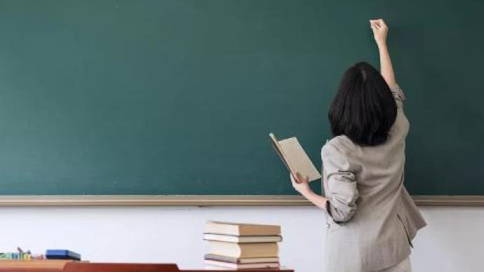 9名名校博士应聘老师 广州中小学何以吸引众多 学霸 任教
