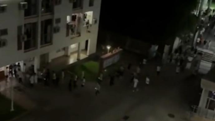 莆田医学院学生连夜支援仙游，同学们宿舍楼上高喊加油