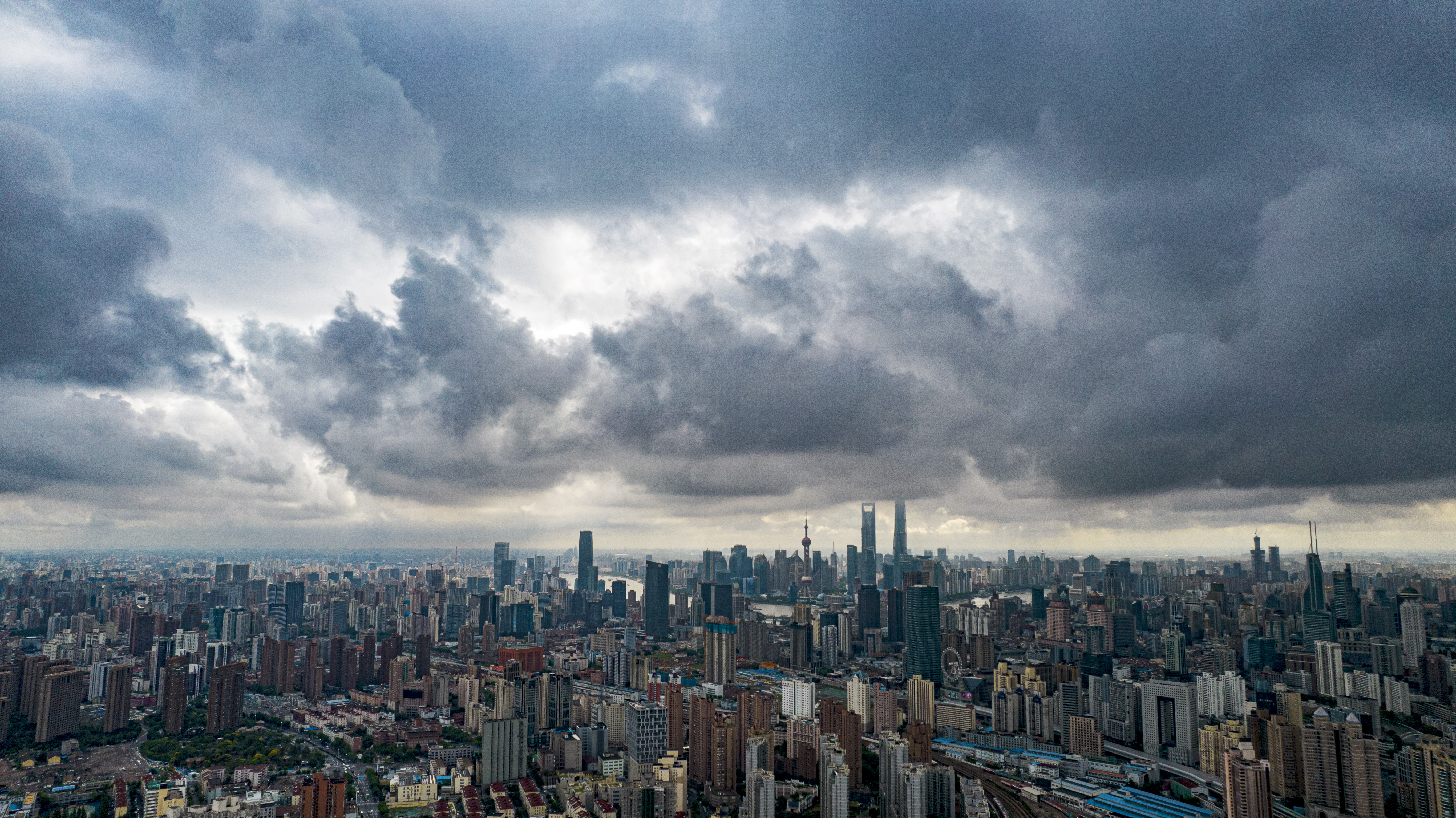台风"灿都"今明在东海回旋,上海局地仍有大到暴雨_上直播_澎湃新闻