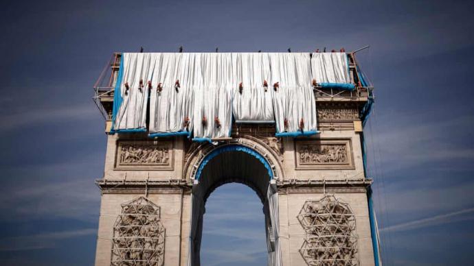 巴黎凱旋門“正在消隱”，藝術家克里斯托遺愿將實現