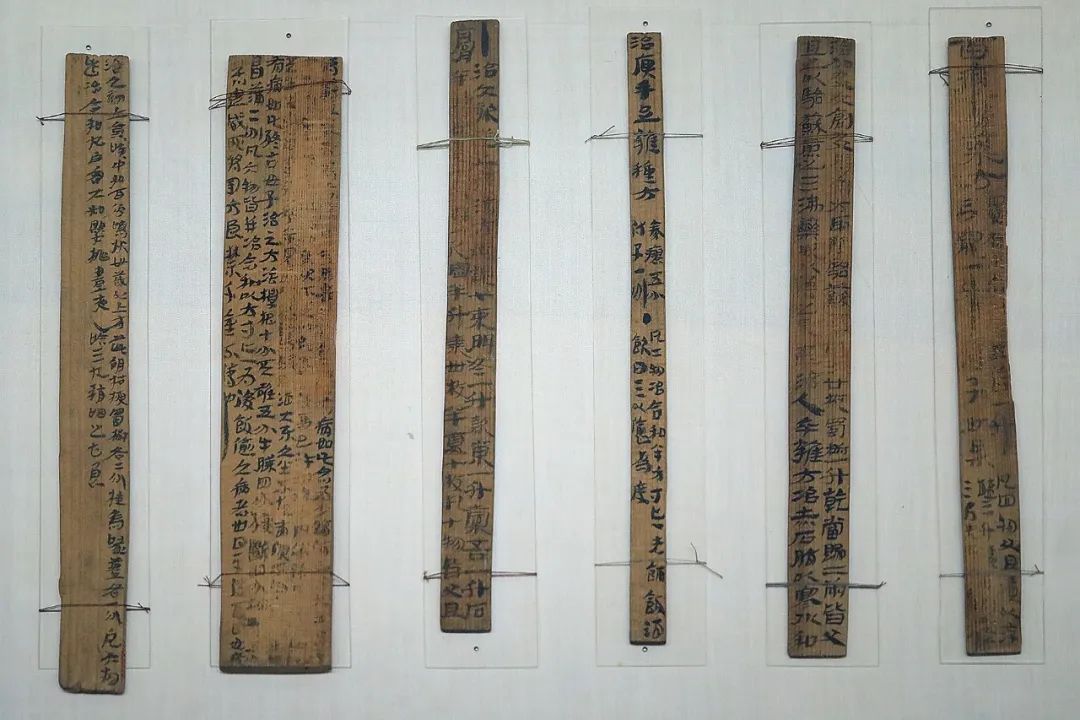 “发现中医之美”:中医药重磅考古文物展亮相成都 “发现中医之美”:中医药重磅考古文物展亮相成都